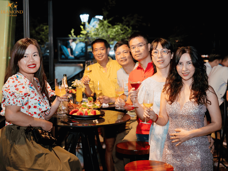 Diamond Sky Bar – Địa điểm tổ chức cuối năm tại Hà Nội